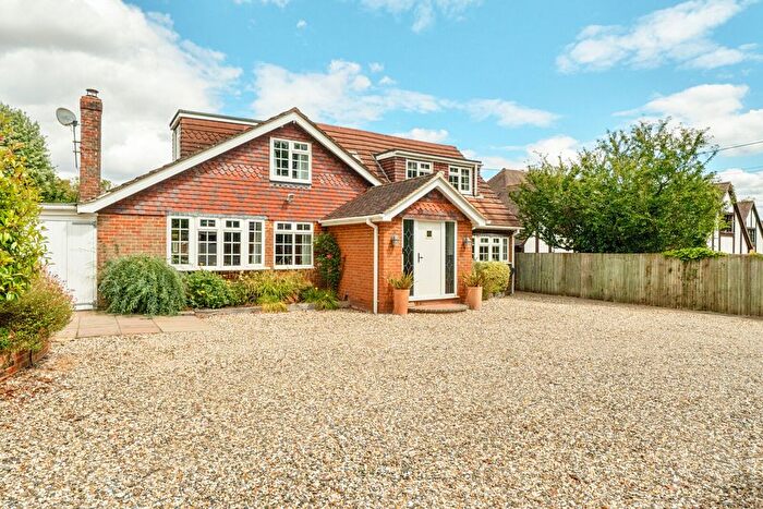 5 Bedroom Detached House For Sale In Manor Farm Lane, Tidmarsh, Reading, Berkshire, RG8