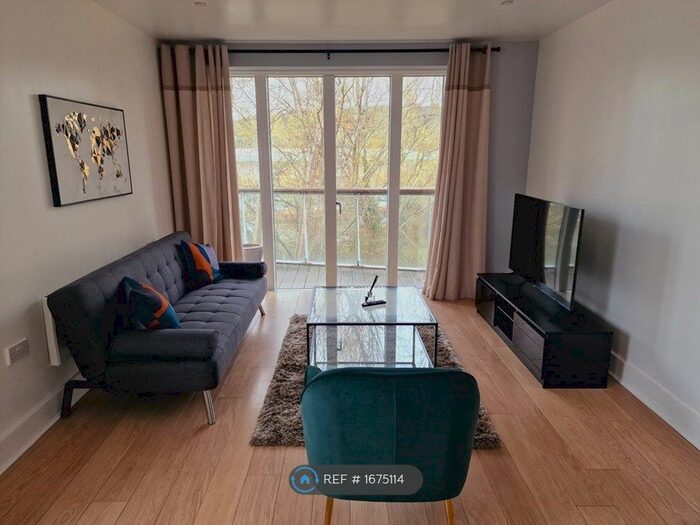 2 Bedroom Flat To Rent In Ream Court, Wycombe, High Wycombe, HP11