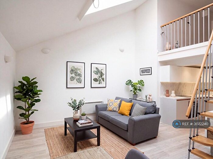 2 Bedroom Penthouse To Rent In Newton Street, Manchester, M1