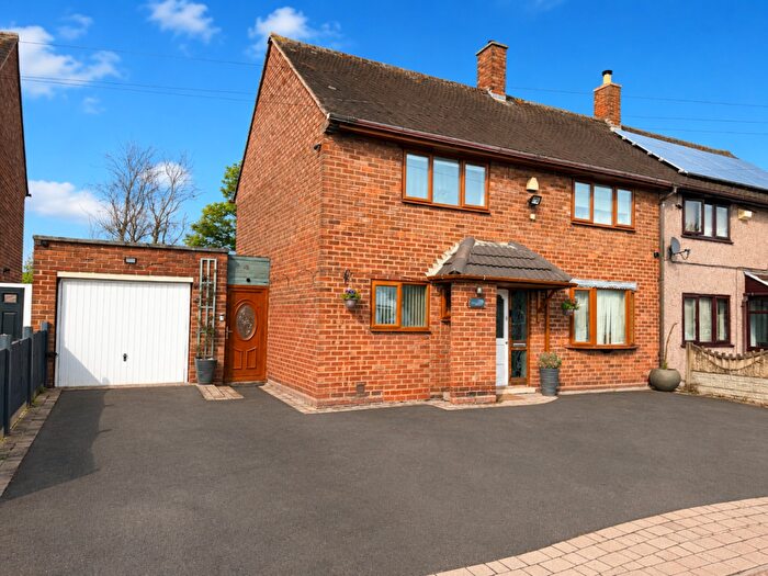 4 Bedroom Semi Detached House For Sale In East Meadway, Birmingham, West Midlands, B33