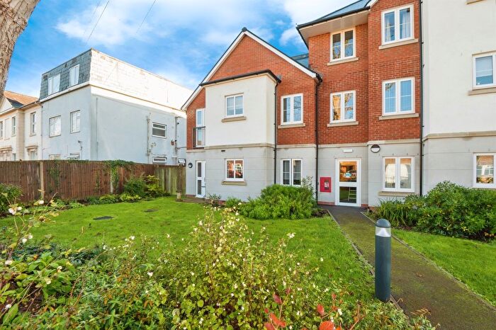 1 Bedroom Flat For Sale In Hampton Close, Southampton, SO15