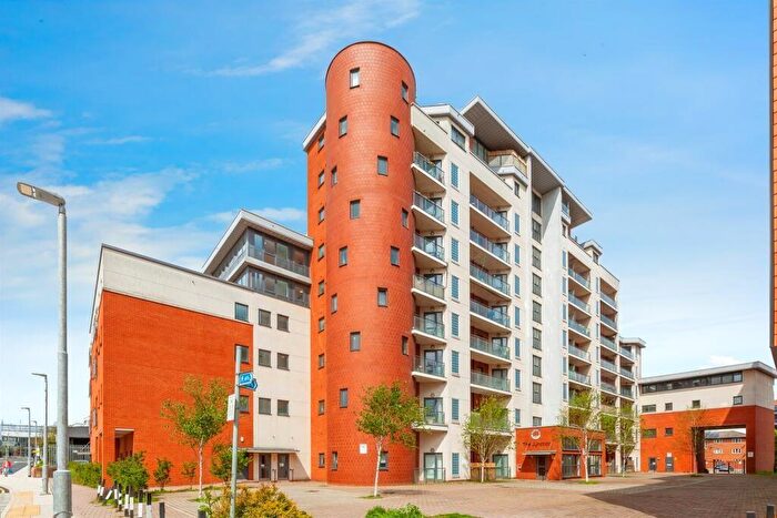Studio For Sale In Grays Place, Slough, Berkshire, SL2