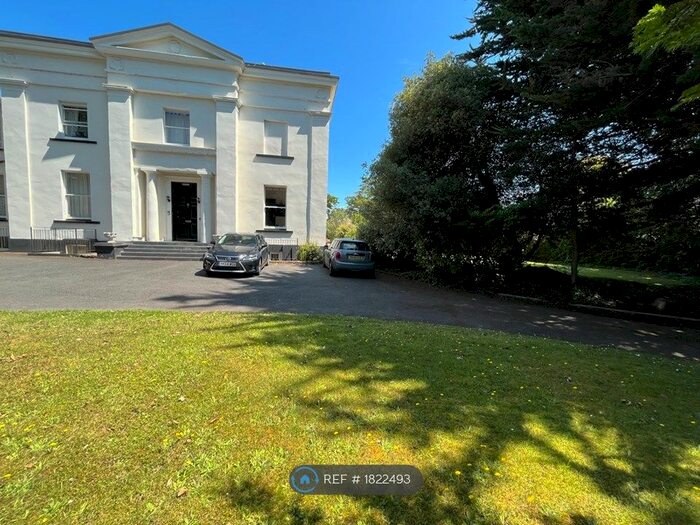 2 Bedroom Flat To Rent In Clystlands, Exeter, EX1