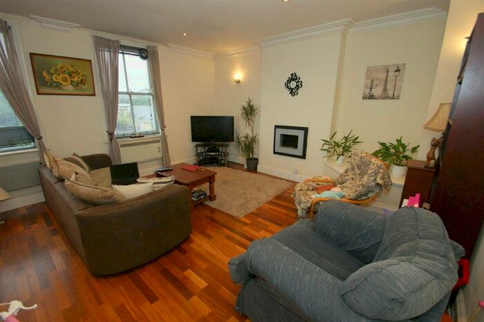 2 Bedroom Flat To Rent In Stratford House, Stainbeck Lane, Leeds LS7