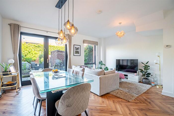 3 Bedroom End Of Terrace House To Rent In Meadlands Mews, Derwenthorpe, York, YO31