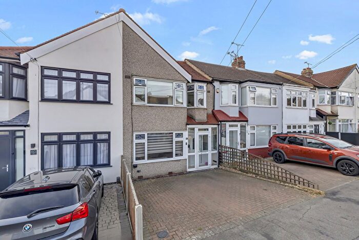 3 Bedroom Terraced House For Sale In The Drive, Collier Row, RM5