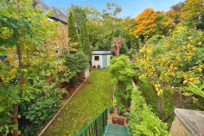 3 Bedroom Terraced House For Sale In Grove Road, London, E3