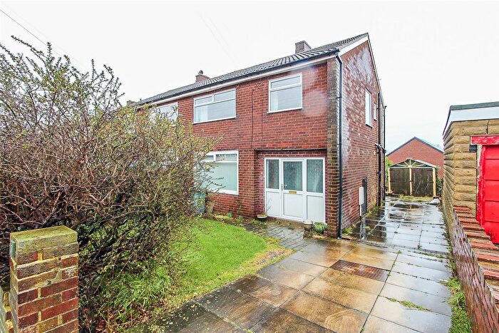3 Bedroom Semi Detached House For Sale In Lydgate Road, Soothill, Batley, WF17