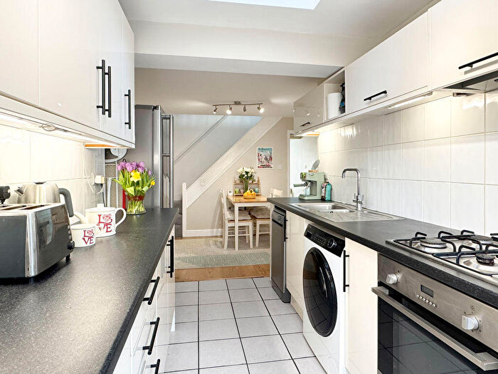 4 Bedroom Town House For Sale In Warren Close, Sandhurst, GU47