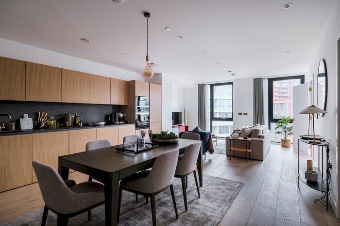 3 Bedroom Flat To Rent In Camley Street, London, N1C