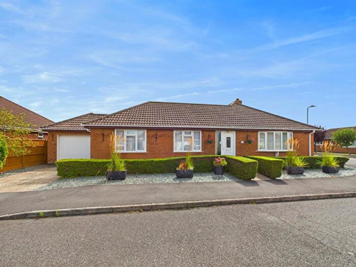 2 Bedroom Detached Bungalow For Sale In Mew Gull Drive, Sutton-On-Sea, Mablethorpe, LN12