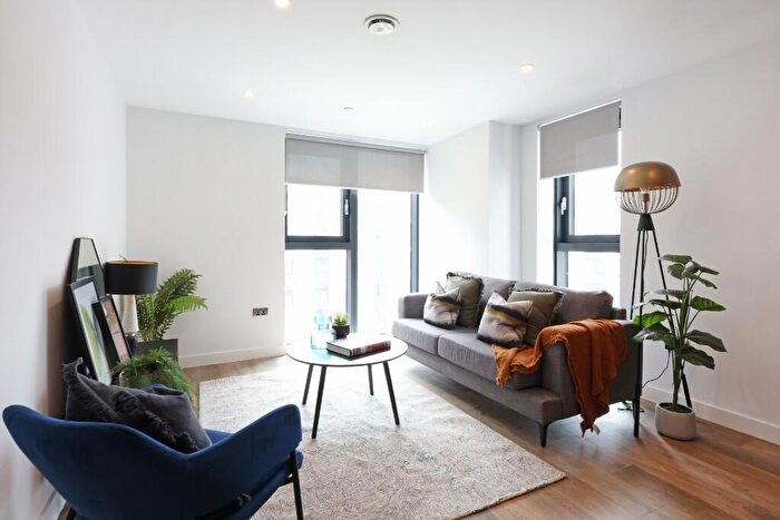 1 Bedroom Flat To Rent In Castle Park View, Castle Street, Bristol, BS2