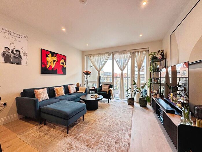 1 Bedroom Flat For Sale In Royal Engineers Way, Burghley House, NW7