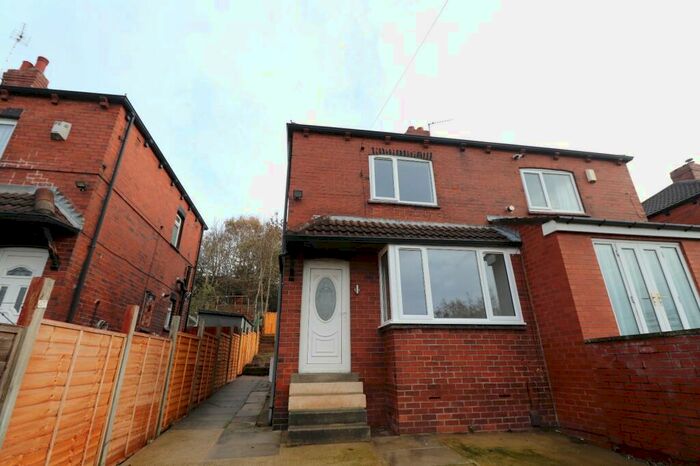 2 Bedroom House To Rent In Blue Hill Lane, Leeds, West Yorkshire, Uk, LS12