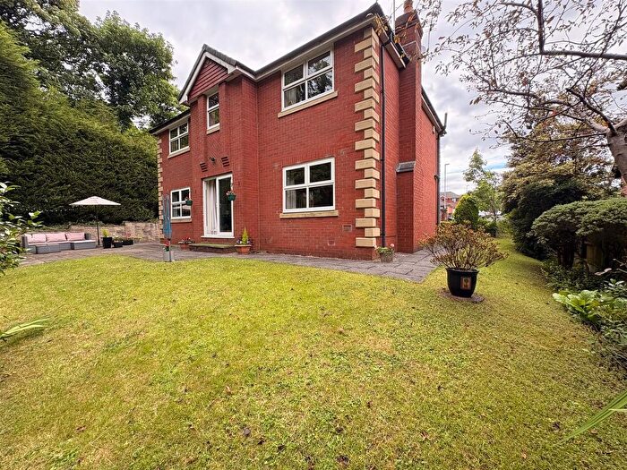 4 Bedroom Detached House For Sale In Woodend Drive, Stalybridge, SK15