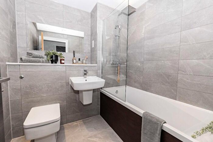 2 Bedroom Flat To Rent In One Park Lane, Heaps Mill, Liverpool, Merseyside, L1