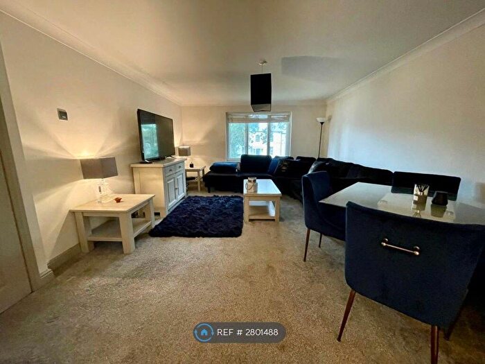 2 Bedroom Flat To Rent In The Lodge, Birmingham, B16