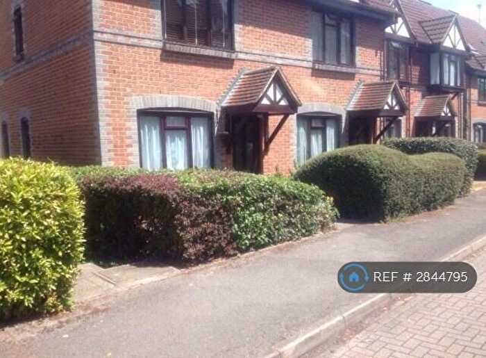 1 Bedroom Flat To Rent In Grovelands Road, Reading, RG30