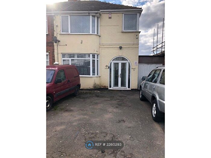 3 Bedroom Semi-Detached House To Rent In Gleneagles Avenue, Leicester, LE4