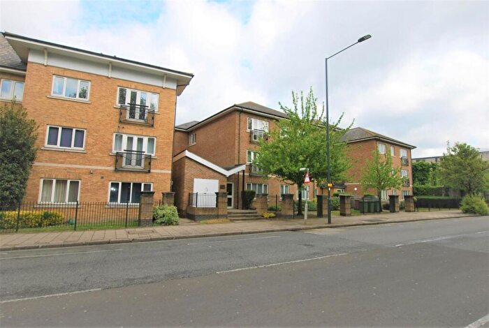 2 Bedroom Apartment To Rent In Taverners Court Forty Avenue Wembley, HA9