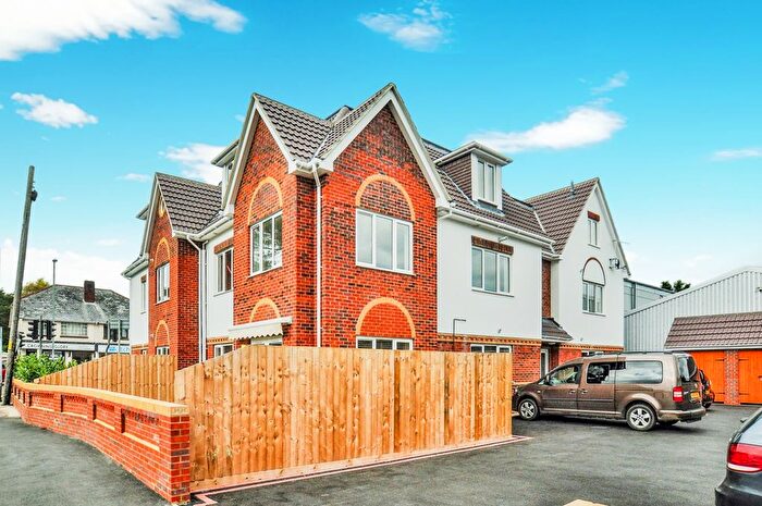 2 Bedroom Flat To Rent In Wimborne Road East, Ferndown, BH22
