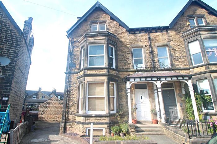 2 Bedroom Flat To Rent In Harlow Terrace, Harrogate, North Yorkshire, HG2