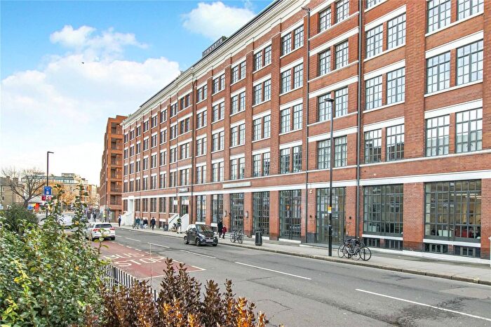 2 Bedroom Flat For Sale In Highgate Road, London, NW5