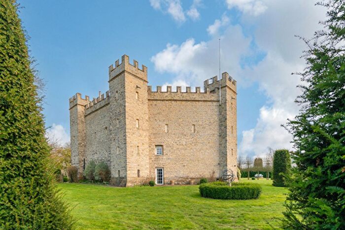 6 Bedroom Detached House For Sale In Stowe Buckingham, Buckinghamshire, MK18