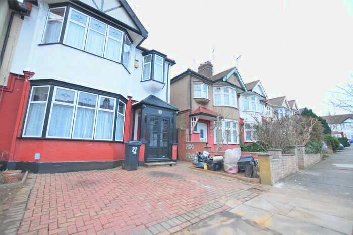 3 Bedroom End Of Terrace House To Rent In Studley Drive, Ilford IG4