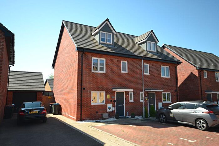 4 Bedroom Semi-Detached House For Sale In Hemingway Loke, Tattenhoe Park, Milton Keynes, Buckinghamshire, MK4