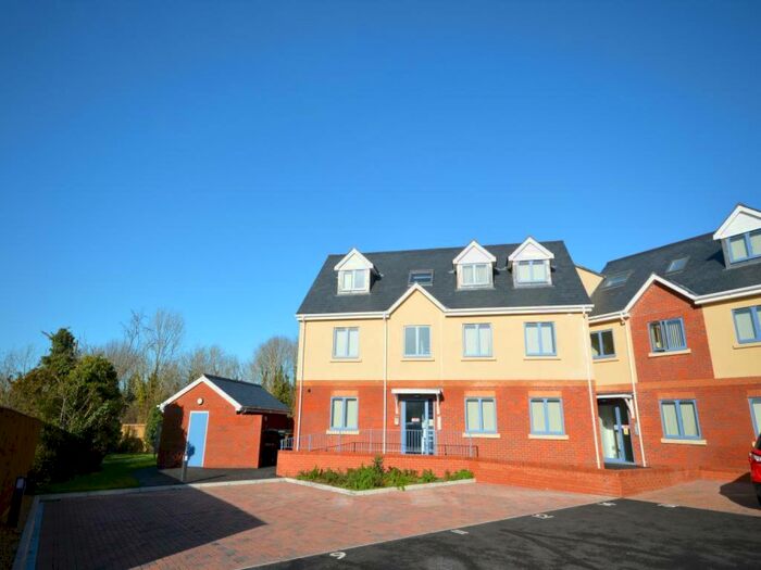 1 Bedroom Flat To Rent In Weyhill Road, Andover, Hampshire, SP10