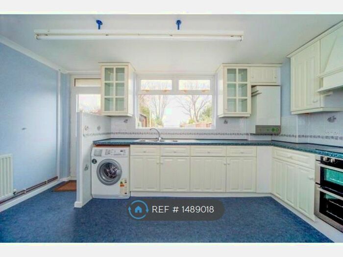 4 Bedroom Semi-Detached House To Rent In Ham Park Road, London, E7