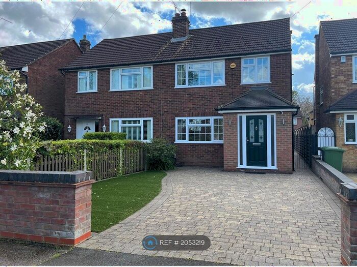3 Bedroom Semi-Detached House To Rent In Warwick Drive, Cheshunt, Waltham Cross, EN8