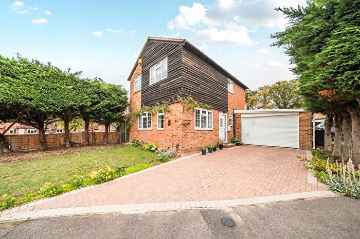 4 Bedroom Detached House For Sale In Maidenhead, Berkshire, SL6
