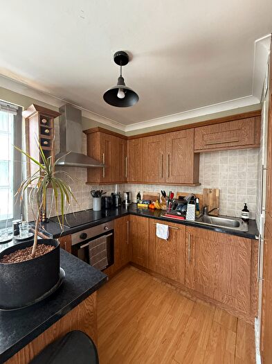 2 Bedroom Flat To Rent In Arizona Building, Deals Gateway, London, SE13