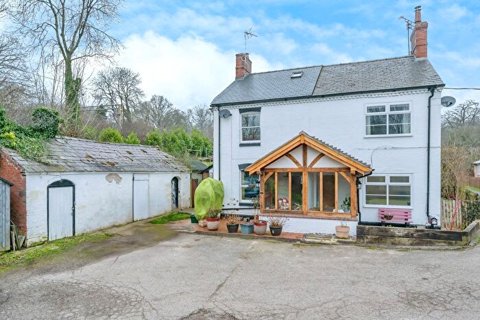 4 Bedroom Semi-Detached House For Sale In Tunnel End, Dutton, Warrington, Cheshire, WA4