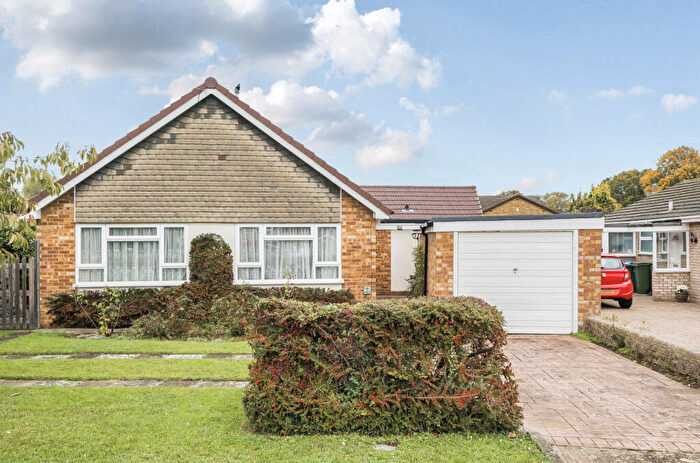 3 Bedroom Bungalow For Sale In Campion Close, Aylesbury, Buckinghamshire, HP20