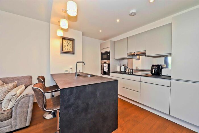 1 Bedroom Flat For Sale In Kirk House, Yiewsley, West Drayton, UB7