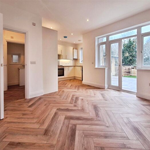 3 Bedroom Semi Detached House To Rent In Park Lane, Harrow, HA2