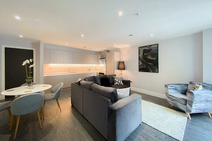 2 Bedroom Apartment To Rent In The Hallmark, Green Quarter, Manchester, M4