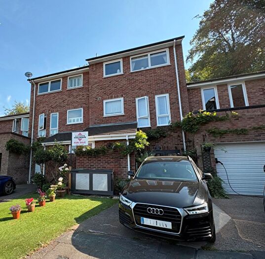 3 Bedroom Property For Sale In Domville Close, Lymm, WA13