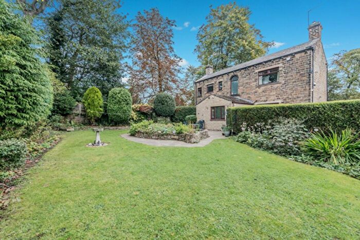 4 Bedroom Detached House For Sale In Oxford Road, Gomersal, Cleckheaton, West Yorkshire, BD19