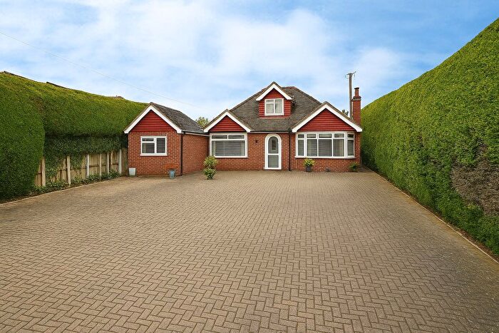 3 Bedroom Detached House For Sale In London Road, Newington, Sittingbourne, ME9