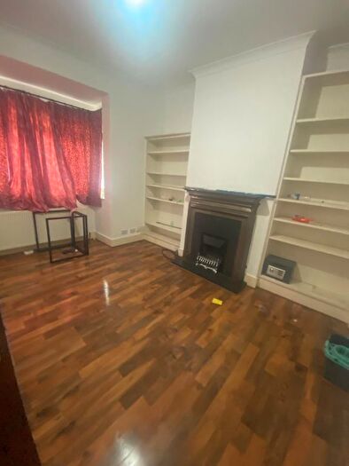7 Bedroom End Terrace House To Rent In Goldsmith Road, Leyton, E10