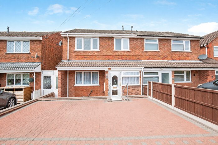 3 Bedroom Semi Detached House For Sale In Birch Grove, Birchmoor, B78