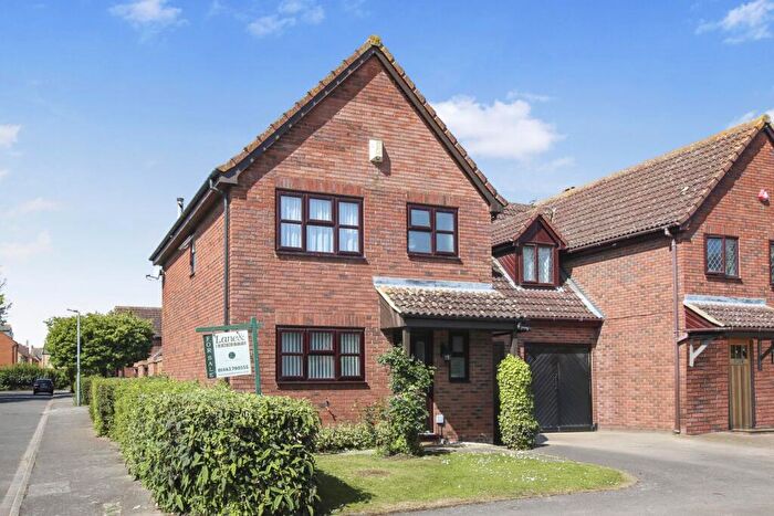 4 Bedroom Semi-Detached House For Sale In Applecroft, Lower Stondon, Henlow, SG16