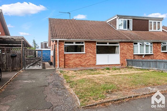 2 Bedroom Bungalow For Sale In Henley Road, Cheltenham, GL51