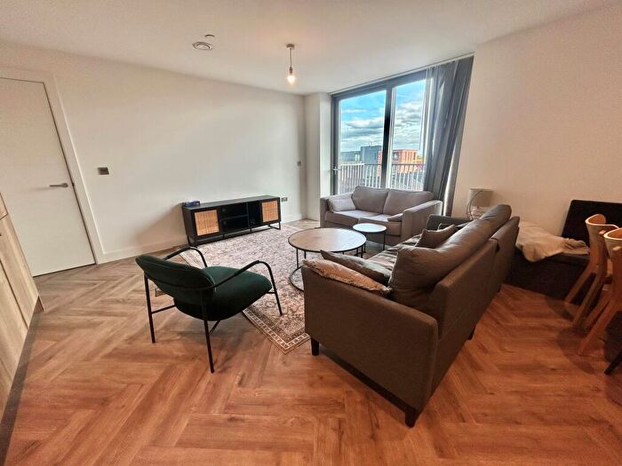 2 Bedroom Flat To Rent In Meadow Lane, Nottingham, NG2