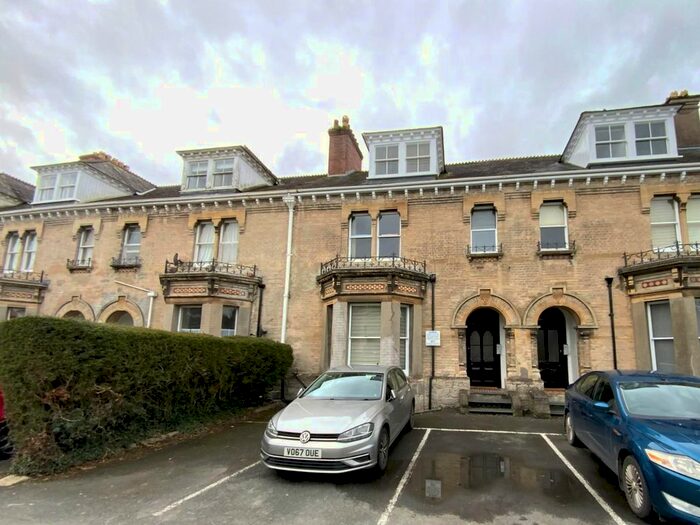 1 Bedroom Flat To Rent In Ebberley Lawn, Barnstaple, EX32