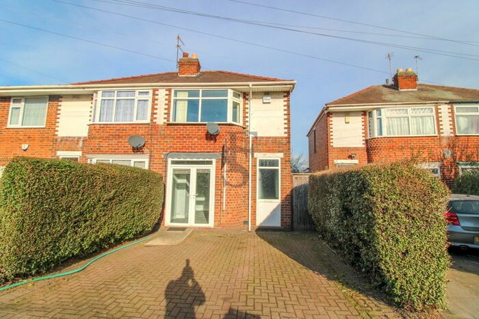 3 Bedroom Semi-Detached House To Rent In Gipsy Lane, Leicester, LE4